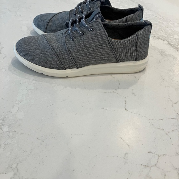 Tom's Womens size 7 Sneakers - Picture 3 of 5